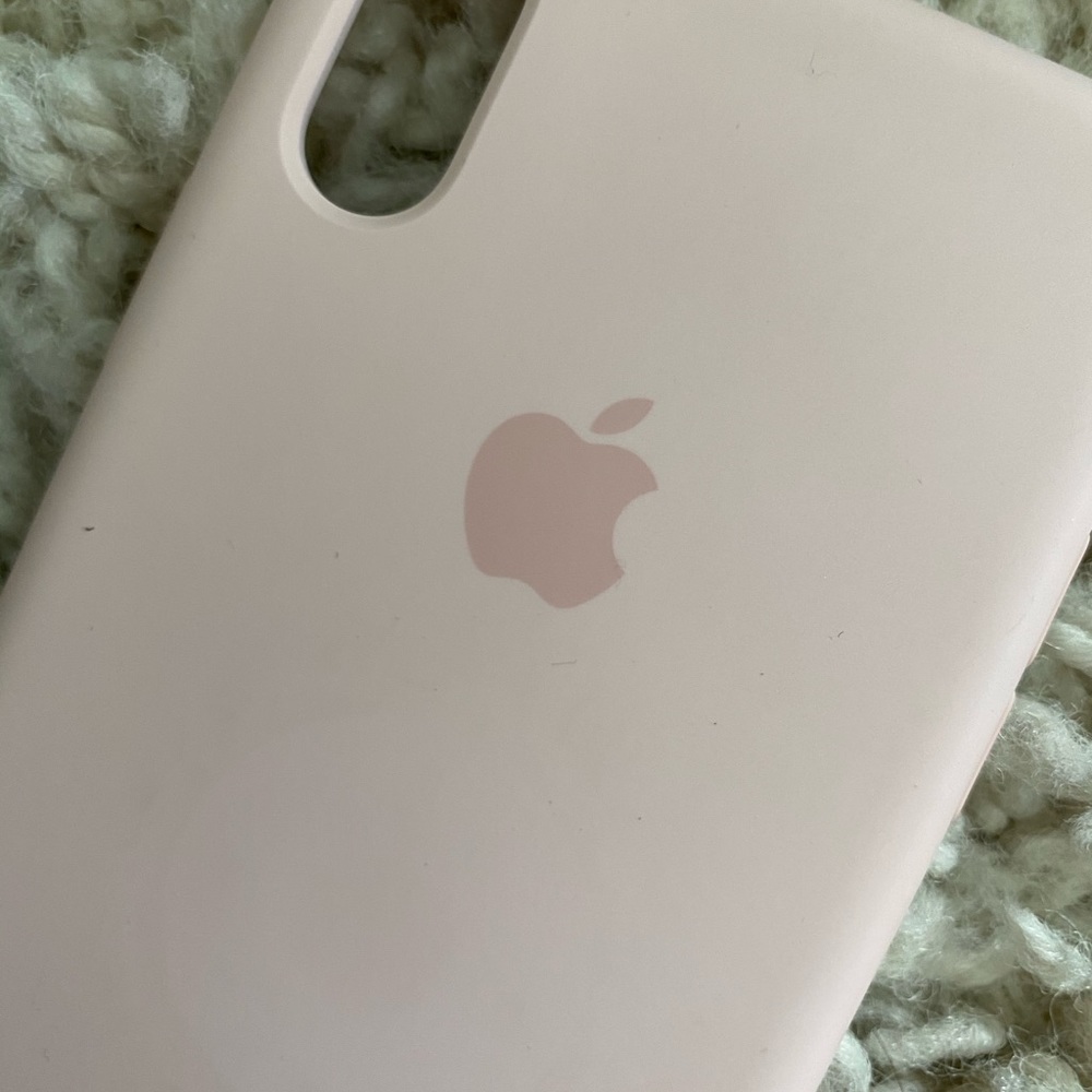 iPhoneX apple silicone case in pink sand